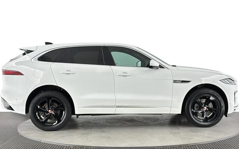 Begagnad Jaguar F-Pace R-Dynamic 163 HK (119 kW) 2021 Vit SUV