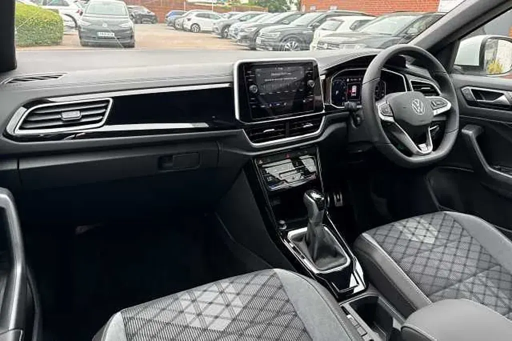 Used VW T-Roc R-line 150 HP (110 kW) 2025 Pure white SUV