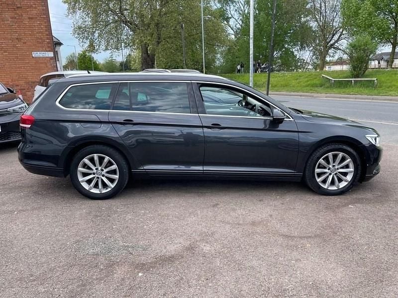Usado VW Passat Business 150 HP (110 kW) 2018 Cinzento Carrinha