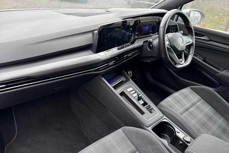 Second-hand VW Golf VIII GTD 200 CP (147 kW) 2021