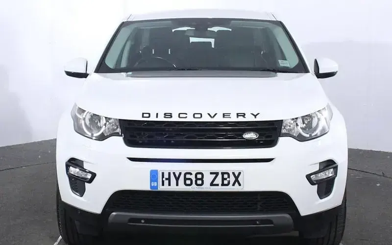 Used Land Rover Discovery 5 SE 180 HP (132 kW) 2018 White SUV