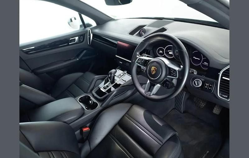 Used Porsche Cayenne 334 HP (245 kW) 2021 White SUV