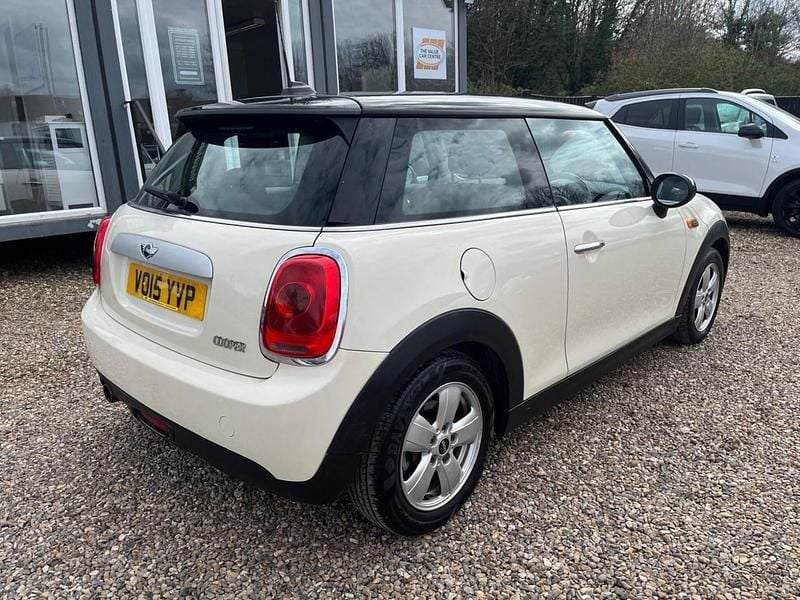 Used Mini Cooper Hatch 2015 White Hatchback