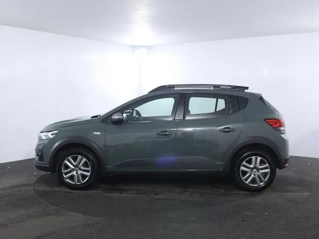 Used Dacia Sandero Expression 90 HP (66 kW) 2023 Green Hatchback