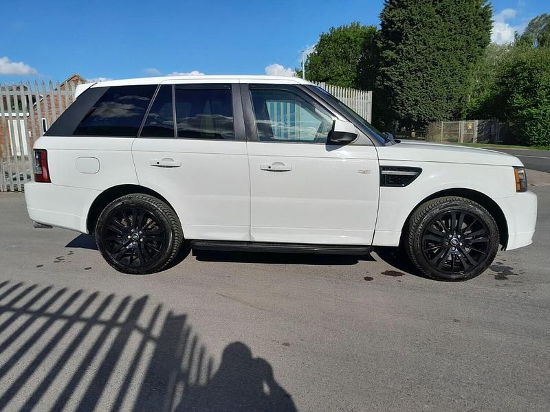 Used Land Rover Range Rover HSE 255 HP (187 kW) 2012 White SUV
