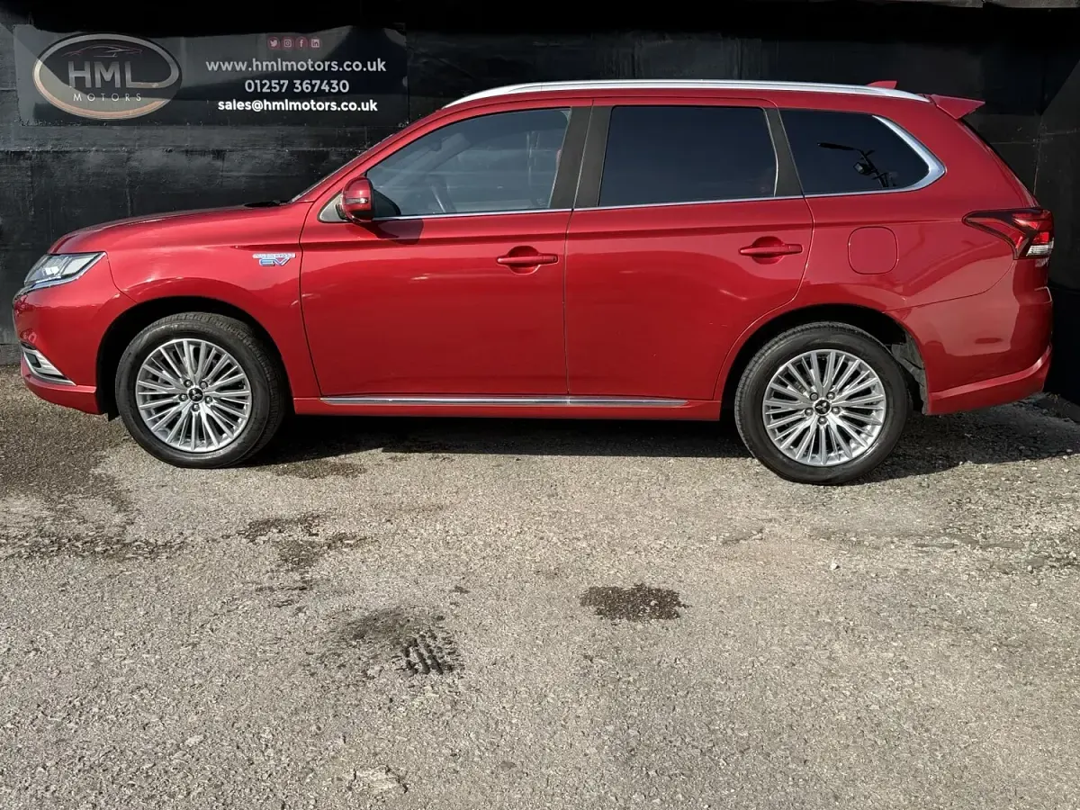 Used Mitsubishi Outlander P-HEV 2019 Red SUV