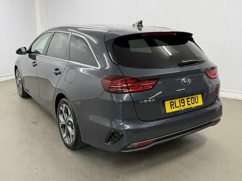 Used Kia Ceed 136 HP (100 kW) 2019 Grey Hatchback