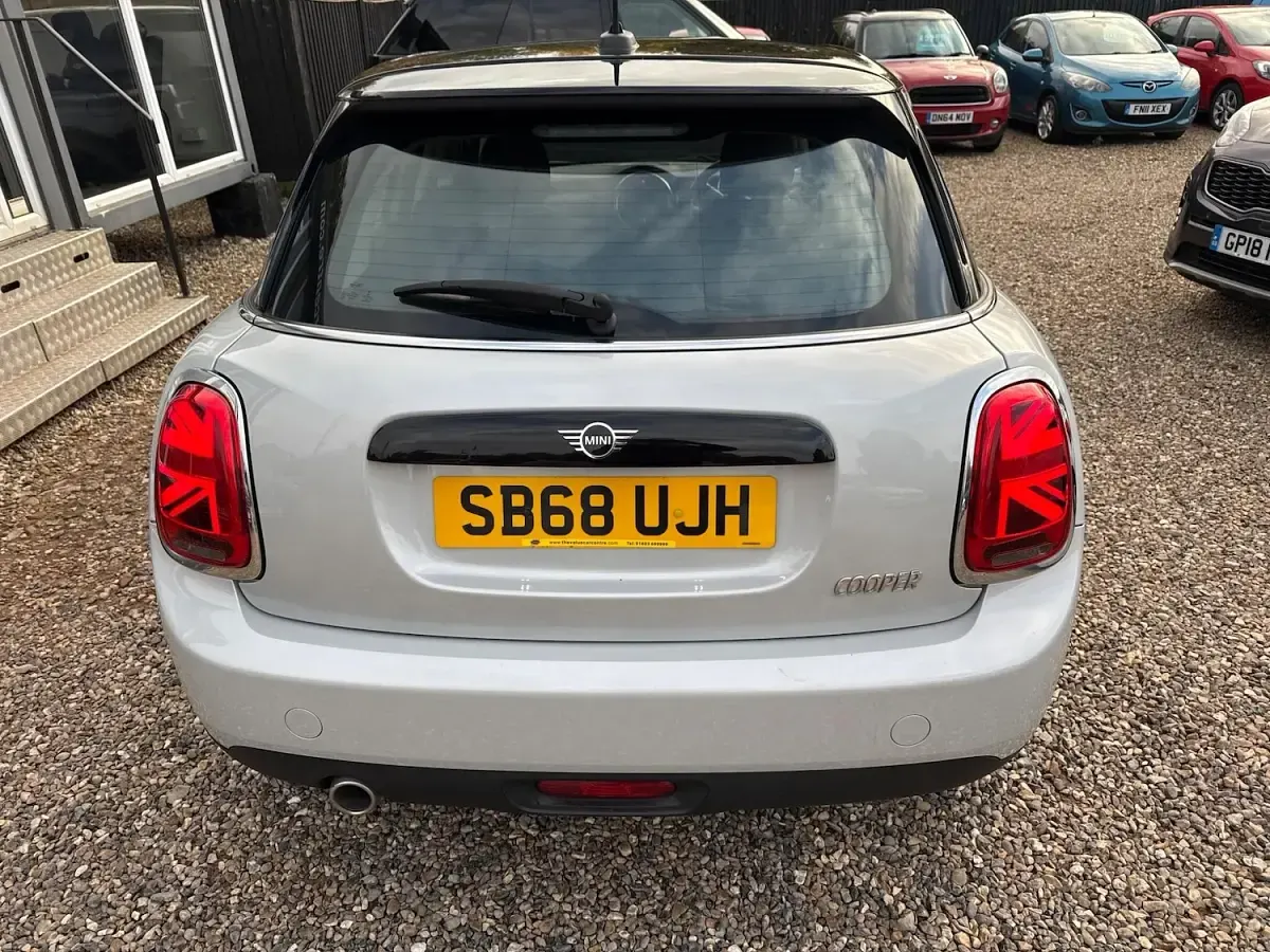 Used Mini Cooper Hatch 136 HP (100 kW) 2018 Silver Hatchback