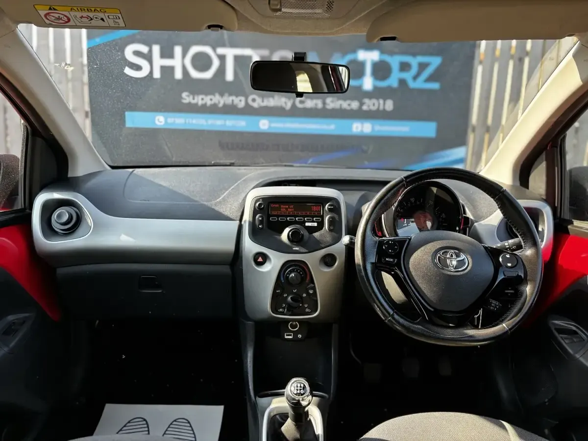 Used Toyota Aygo X-play 69 HP (50 kW) 2017 Red Hatchback