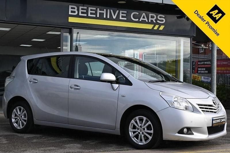 Silver Used 2011 Toyota Verso MPV | £5,695 (Fair price) - Image 1/4