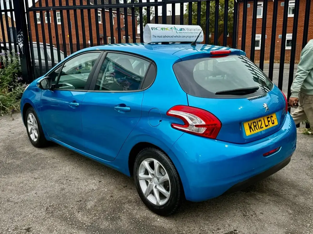 Used Peugeot 208 Active 68 HP (50 kW) 2012 Blue Hatchback