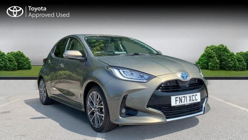 Titan bronze Used 2021 Toyota Yaris Hybrid Hatchback | £16,990 (Fair price) - Image 1/4