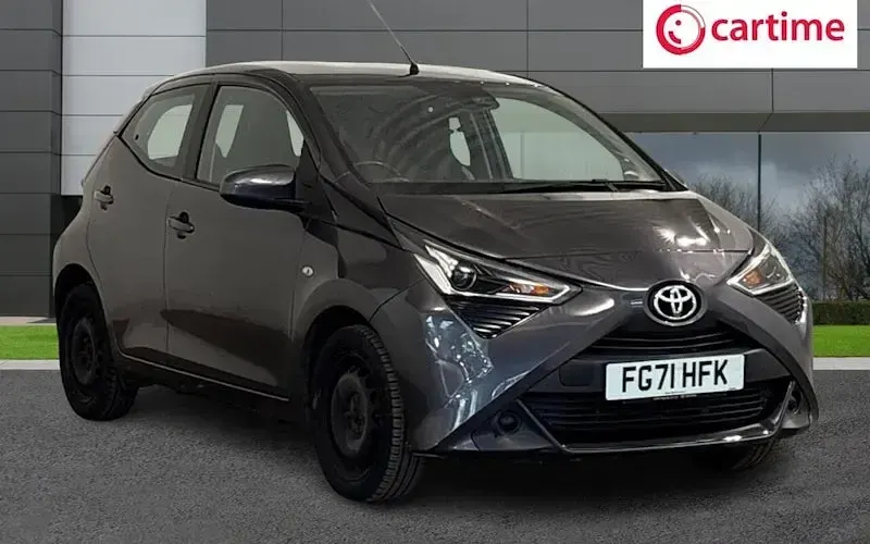 Used Toyota Aygo X-play 72 HP (52 kW) 2021 Hatchback