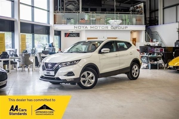 White Used 2019 Nissan Qashqai Acenta Premium SUV | £9,449 (Good price) - Image 1/1