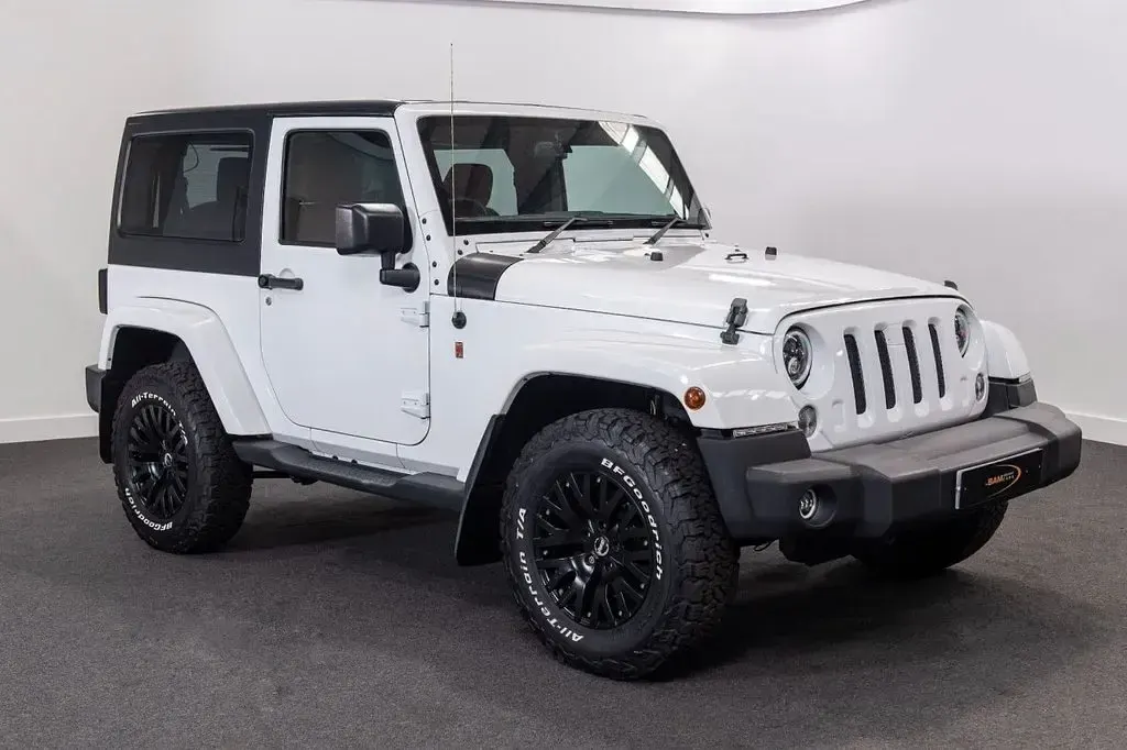 Used Jeep Wrangler Sahara 197 HP (144 kW) 2014 White SUV
