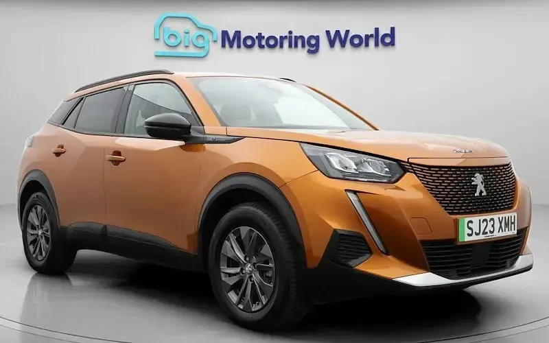 Used Peugeot e-2008 Active+ 100 kW (136 HP) 2023 SUV
