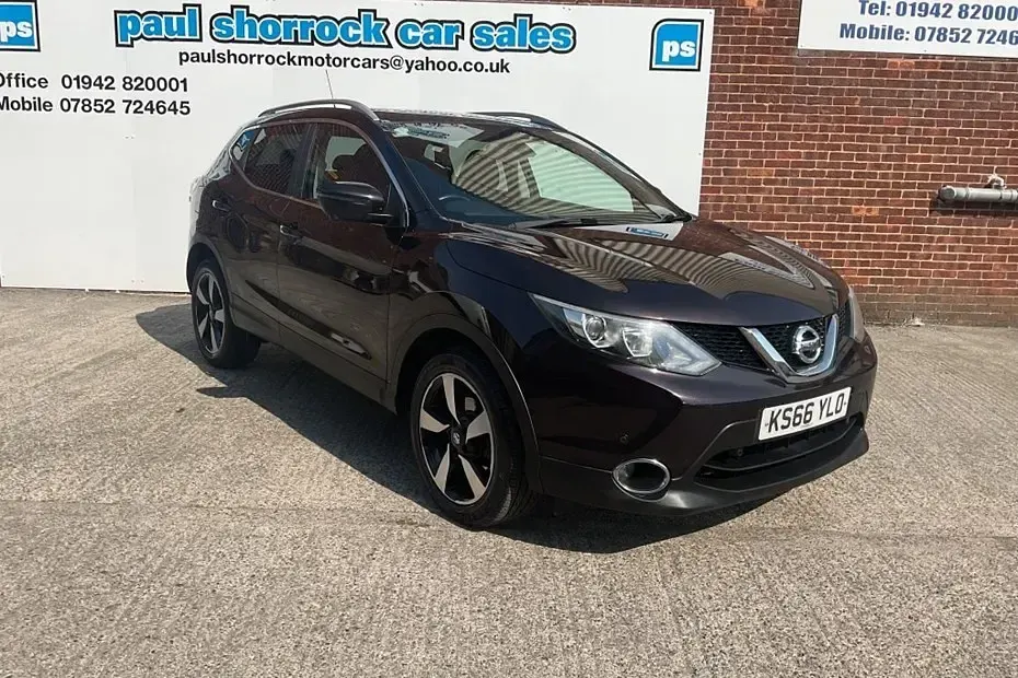 Used Nissan Qashqai N-Connecta 130 HP (95 kW) 2016 Black SUV