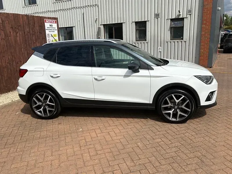 Usado Seat Arona XCELLENCE Lux 115 CV (84 kW) 2019 Blanco SUV