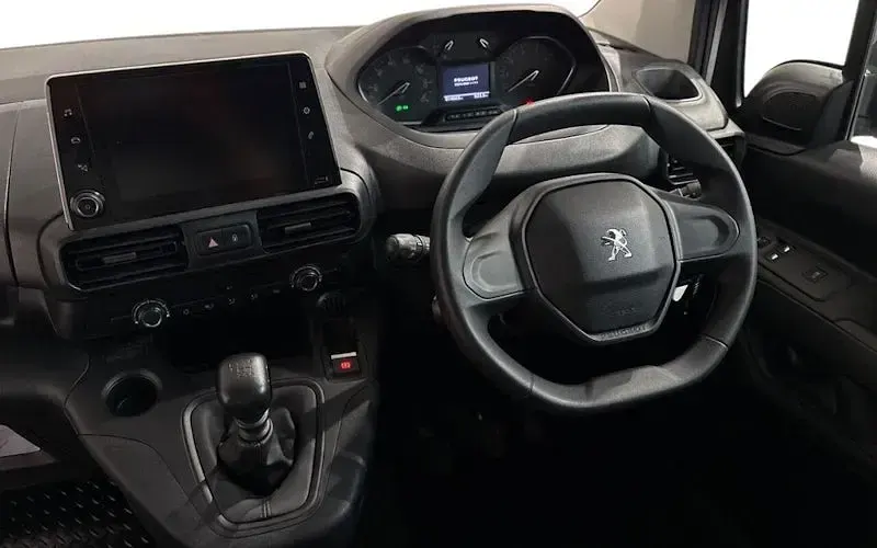 Used Peugeot Partner Premium 131 HP (96 kW) 2023 White MPV