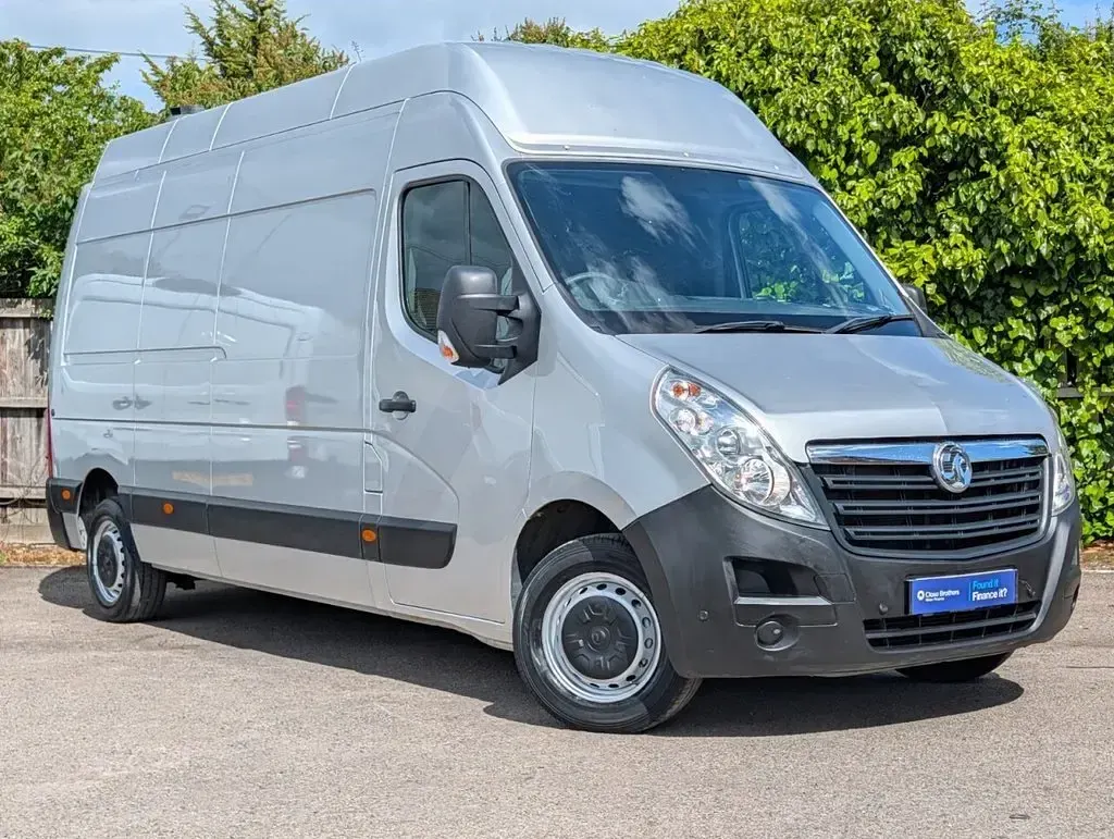 Used Vauxhall Movano 110 HP (80 kW) 2018 Silver MPV