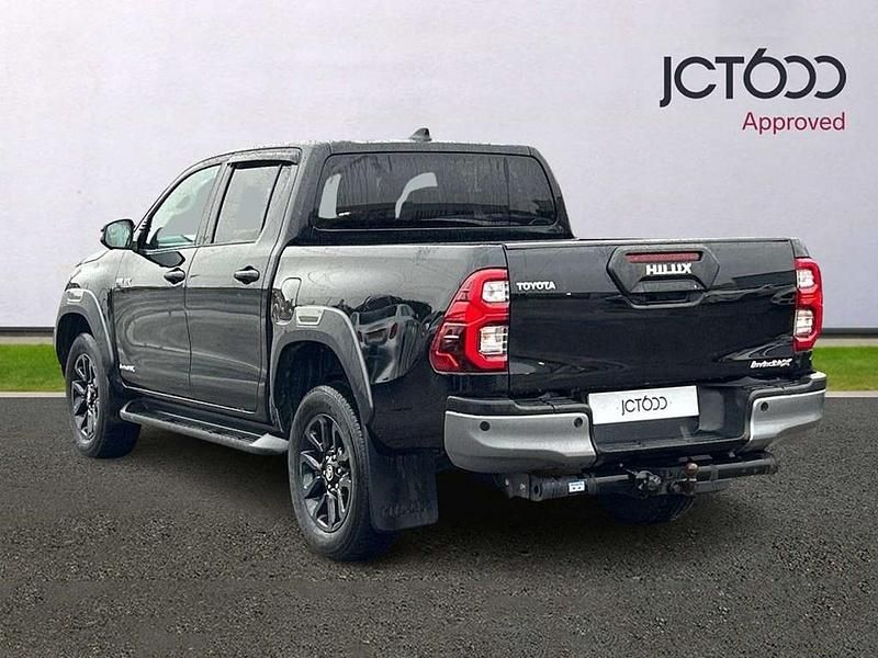 Begagnad Toyota HiLux 2025 Svart Pickup