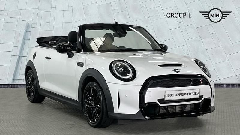 White Used 2023 Mini Cooper S Exclusive Hatchback | £26,990 (Expensive) - Image 1/4