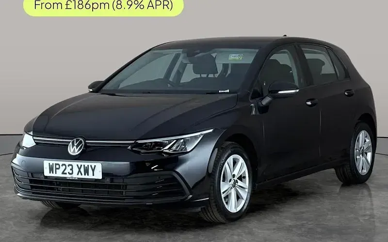 Used VW Golf VIII Life 116 HP (85 kW) 2023 Hatchback