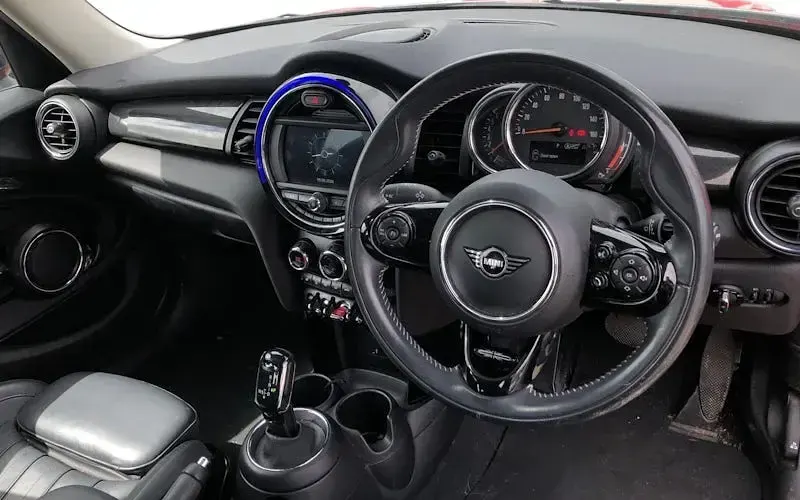Used Mini Cooper Exclusive 136 HP (100 kW) 2020 Red Hatchback