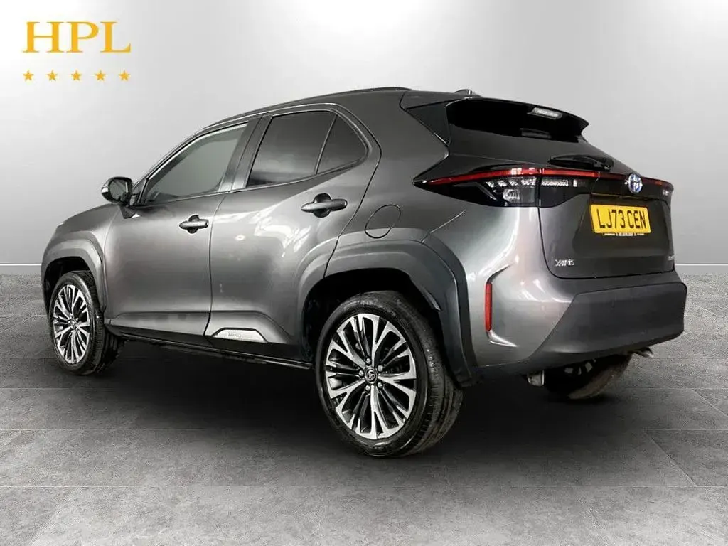 Used Toyota Yaris Cross 116 HP (85 kW) 2024 Grey SUV
