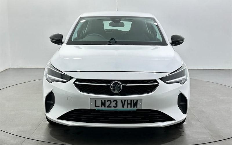 Used Vauxhall Corsa Design Edition 101 HP (74 kW) 2023 White Hatchback