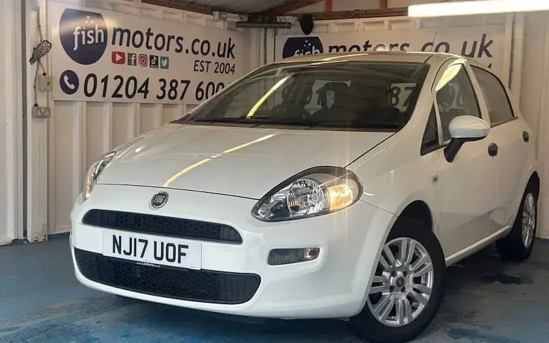 Used Fiat Punto Pop 69 HP (50 kW) 2017 Hatchback
