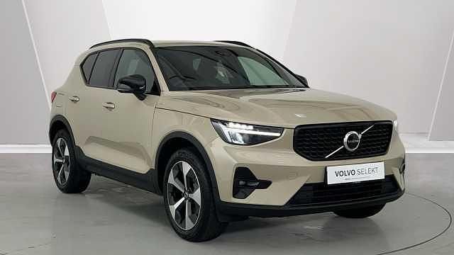 Used 2026 Volvo XC40 Plus SUV | £30,791 (Good price) - Image 1/4