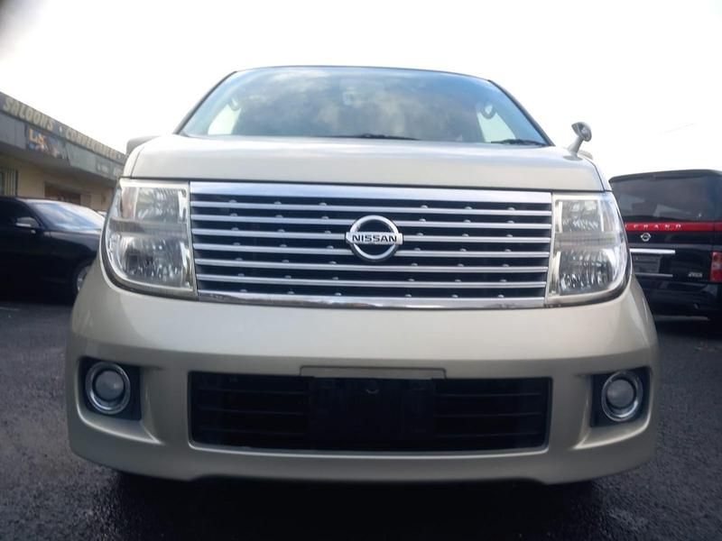 Used Nissan Elgrand 2007 Silver MPV