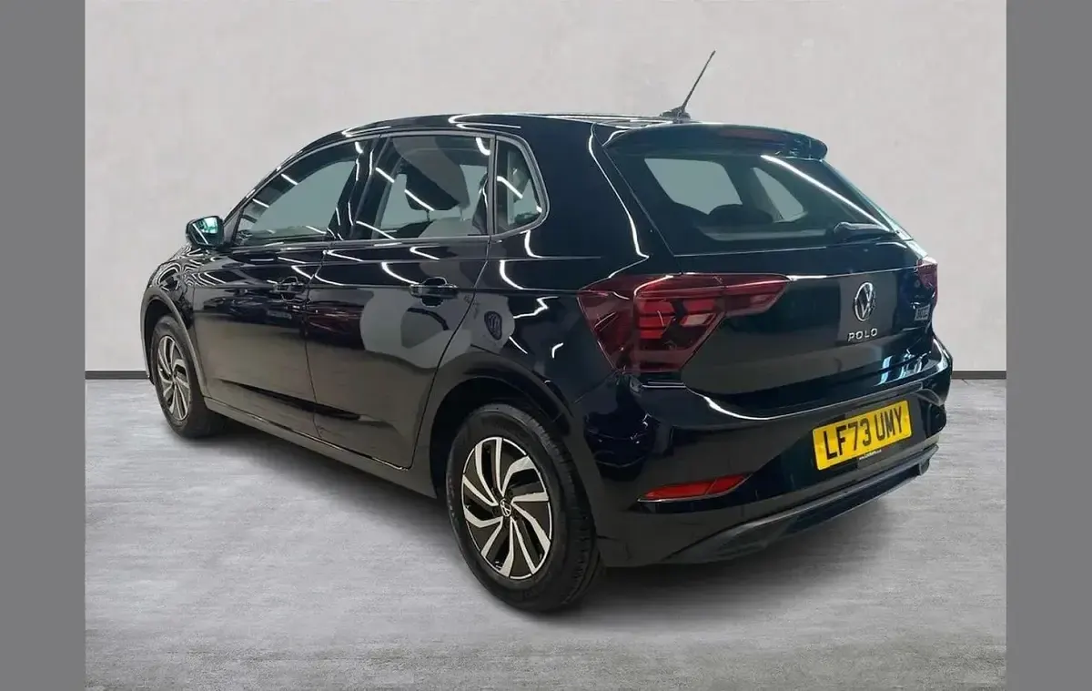 Used VW Polo Life 80 HP (58 kW) 2023 Black Hatchback