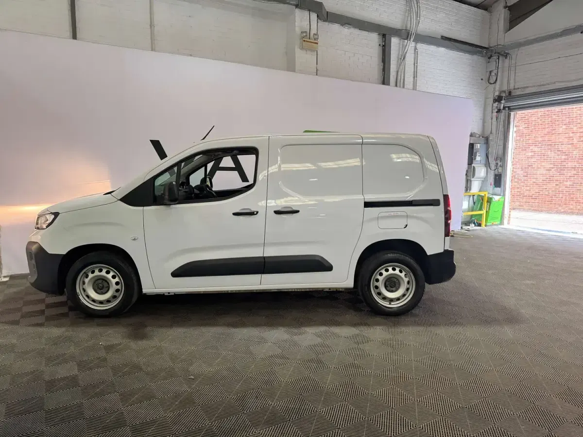 Used Peugeot Partner 131 HP (96 kW) 2024 White MPV