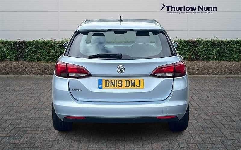 Used Vauxhall Astra SRi 150 HP (110 kW) 2019 Silver Estate