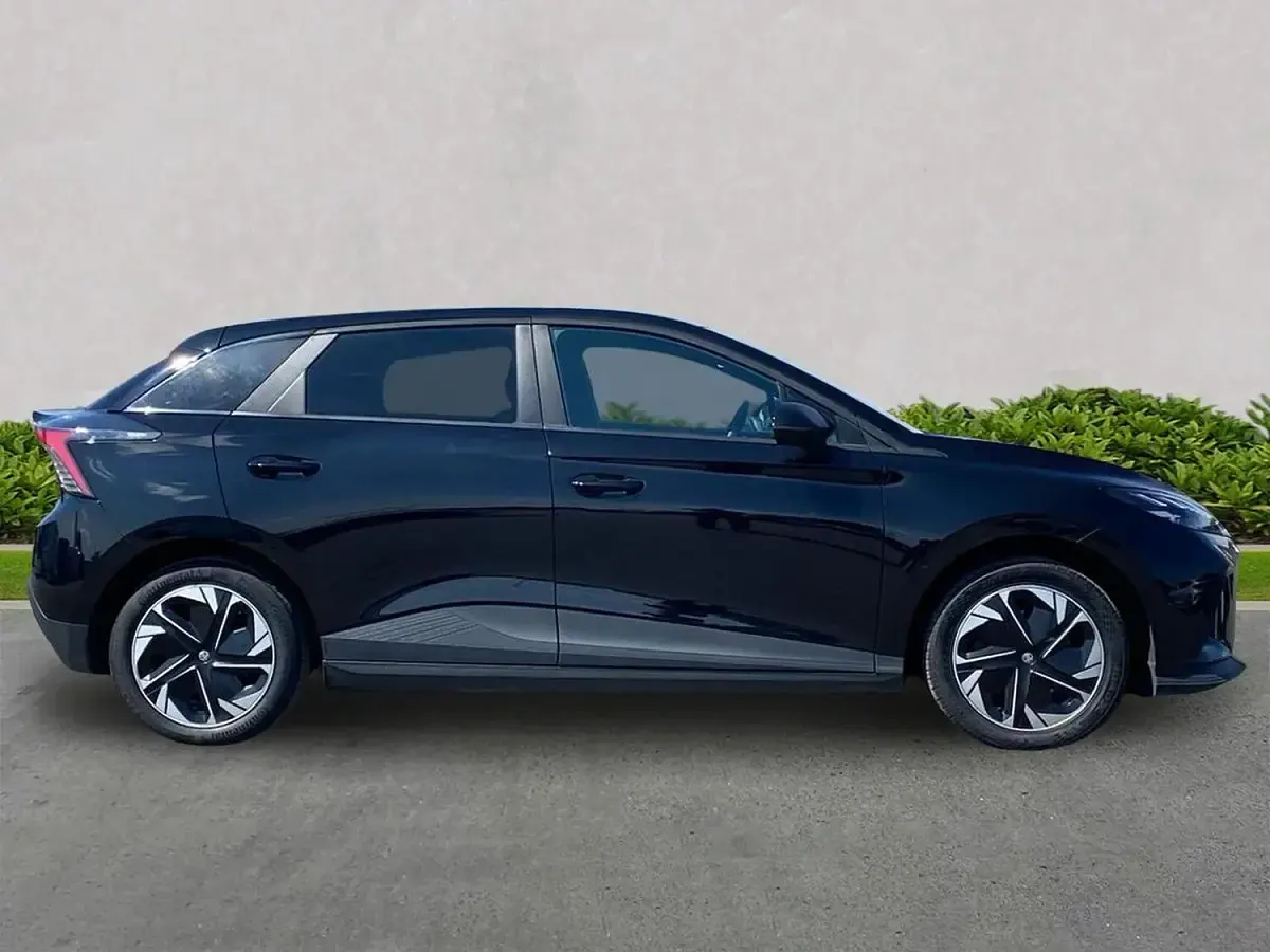 Used MG MG4 EV SE 125 kW (170 HP) 2022 Black Hatchback