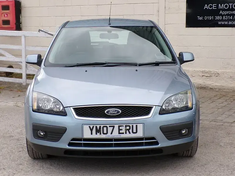 Used Ford Focus Zetec 100 HP (73 kW) 2007 Blue Hatchback