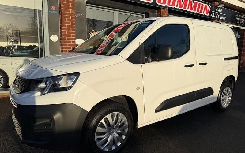 Used Peugeot Partner 102 HP (75 kW) 2021 White MPV