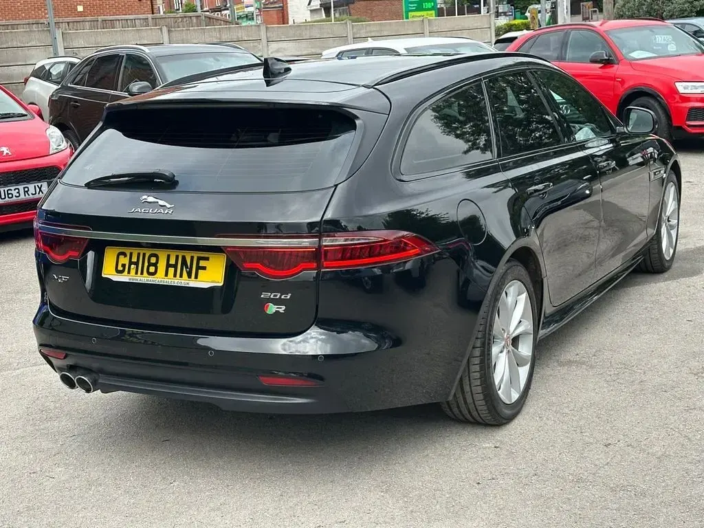 Used Jaguar XF Sportbrake R-Sport 180 HP (132 kW) 2018 Black Estate