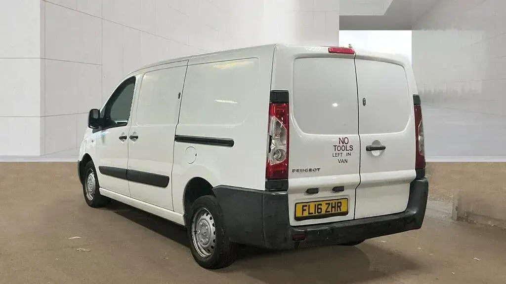 Used Peugeot Expert 128 HP (94 kW) 2016 White Van