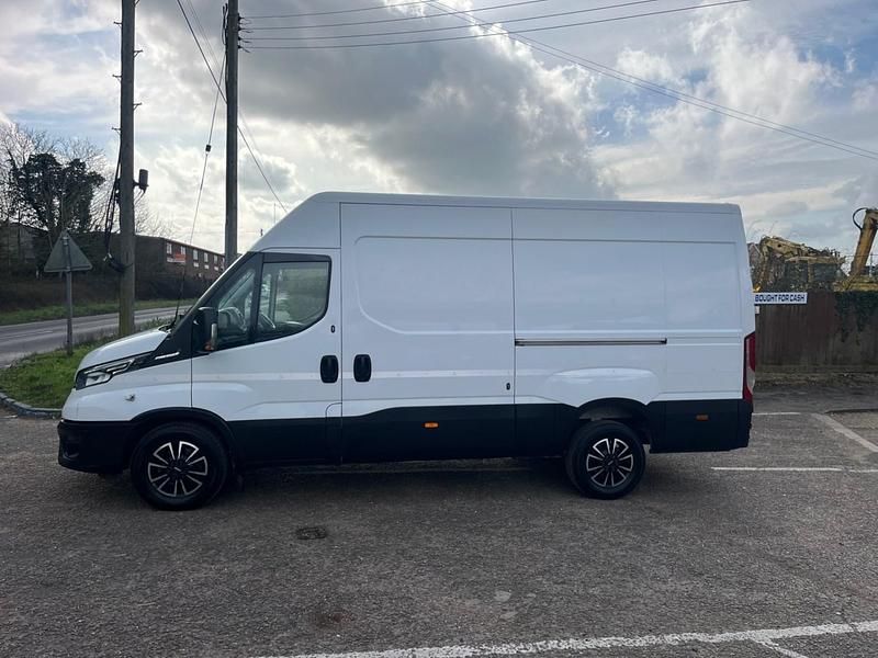 Used Iveco Daily 180 HP (132 kW) 2021 White Van