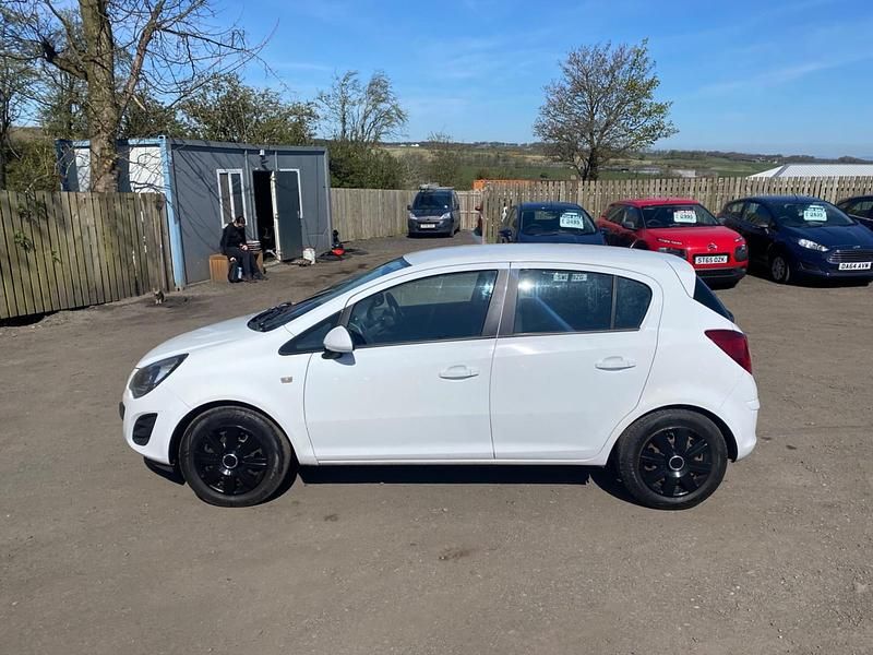 Second-hand Vauxhall Corsa Design Edition 2014 Alb Hatchback