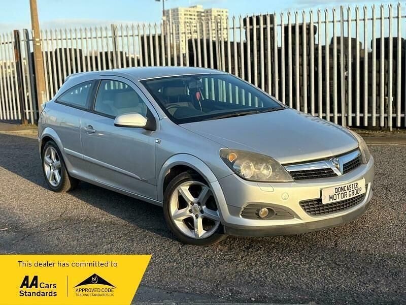 Second-hand Vauxhall Astra SRi 100 CP (73 kW) 2008 Argintiu Hatchback