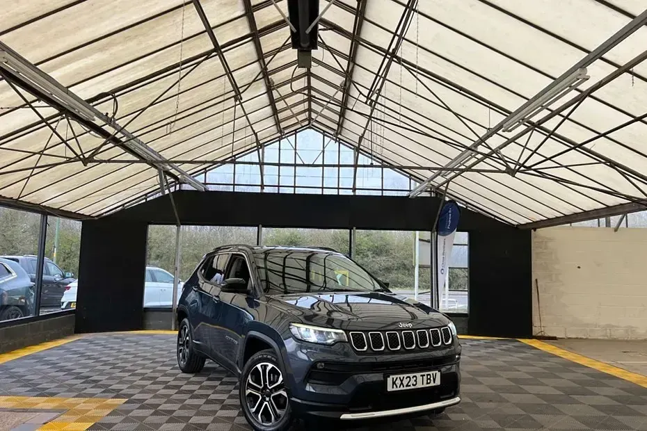Begagnad Jeep Compass Limited 2023 SUV