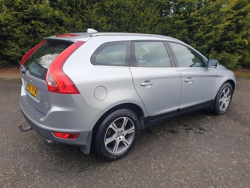 Used Volvo XC60 SE Lux 205 HP (150 kW) 2010 Silver SUV