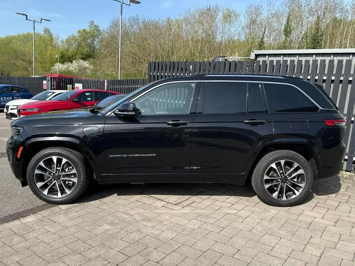 Usado Jeep Grand Cherokee Overland 376 HP (276 kW) 2025 Preto SUV