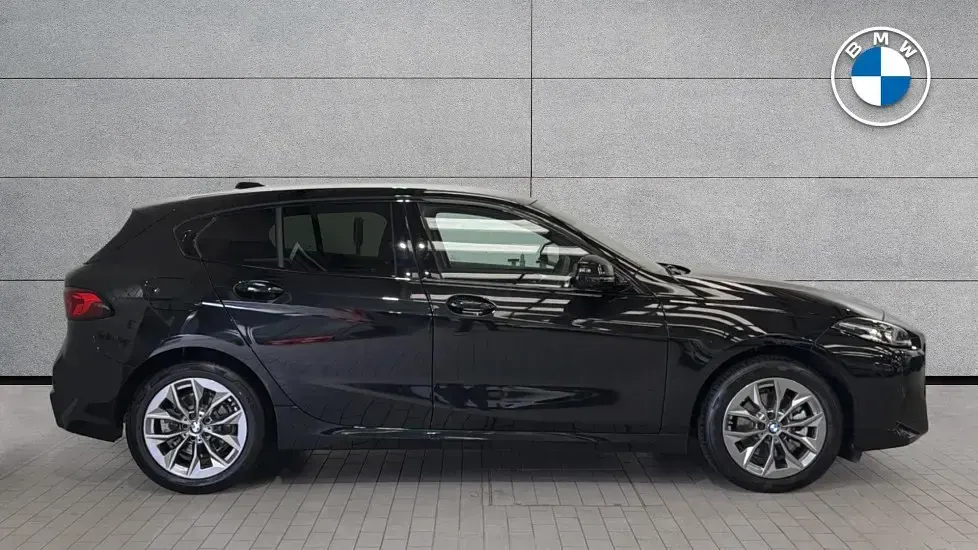 Used BMW 120 Sport Line 168 HP (123 kW) 2025 Black Hatchback