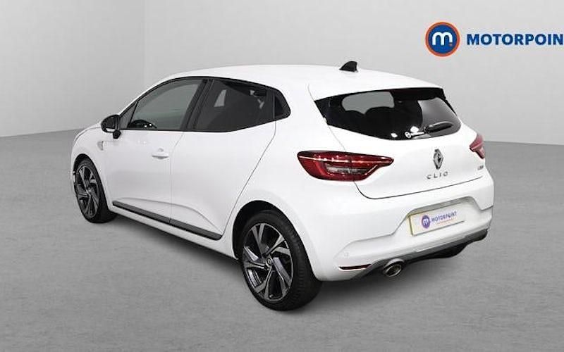 Used Renault Clio V RS Line 90 HP (66 kW) 2023 White Hatchback