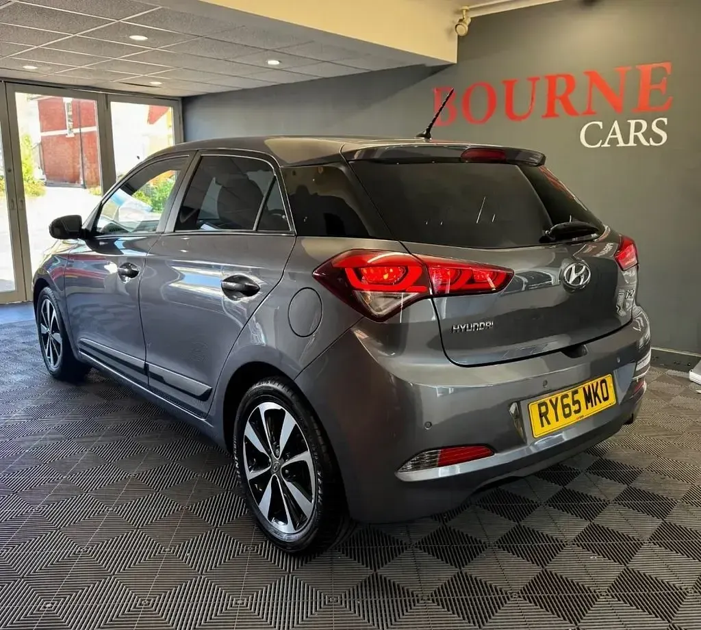 Używany Hyundai i20 Premium 100 KM (73 kW) 2016 Szary Hatchback